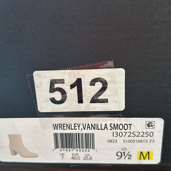 Naturalizer Wrenley Vanilla Smooth Square Toe  Ankle Booties NEW 9.5 - Picture 10 of 10
